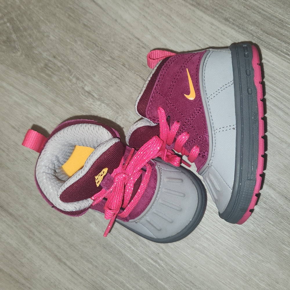 Nike toddler snow boots